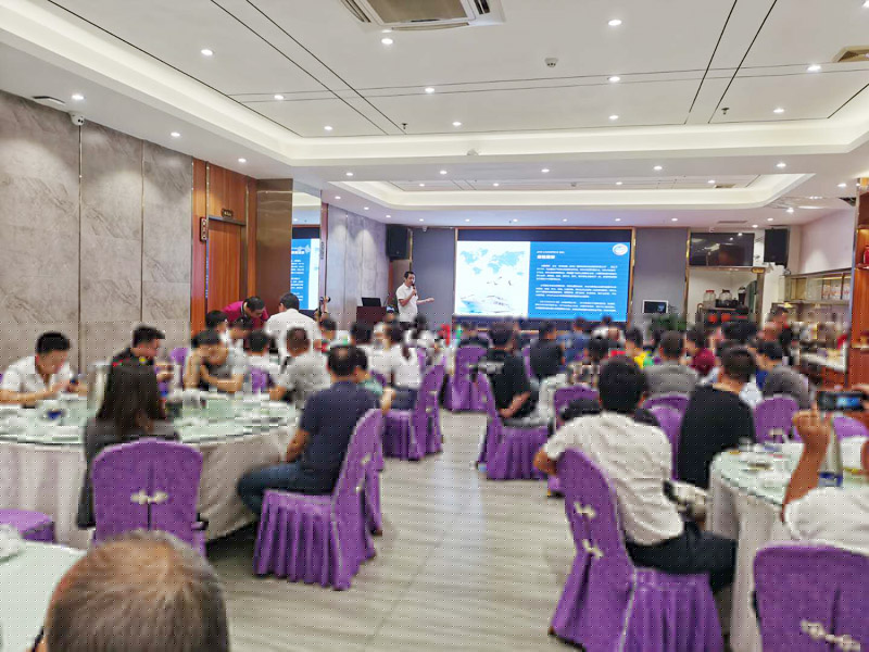 蔣總為各界嘉賓、朋友講述公司建設(shè)歷程和發(fā)展規(guī)劃