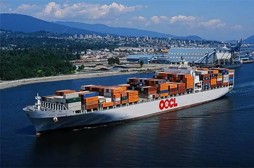 美國?？ò?/> </div><p><br/>舉個例子，女裝上衣出口到美國LAX9，250KG，總體積1.8CBM<br/><br/>選擇美國?？齑惽?.3元<br/>按體積重1:167算得體積重為300.6KG<br/><br/>服裝加收2元/KG<br/><br/>300.6*5.3=2194.38元<br/><br/>美國?？齑远惽朗?39元/方：<br/><br/>739*1.8=1330.2元<br/><br/>稅金：<br/>HS編碼前六位是620439<br/>關(guān)稅是27.3%+7.5%=34.8%<br/>7.28*500*34.8%=633.3元<br/><br/>1330.2+633.3=1963.5元<br/><br/></p><!--1渠道：美國?？?-><div   id=